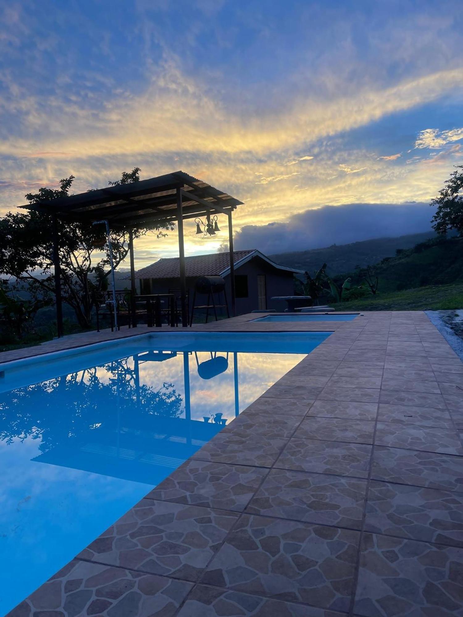 La Flor De Loto Villa Cartago Buitenkant foto